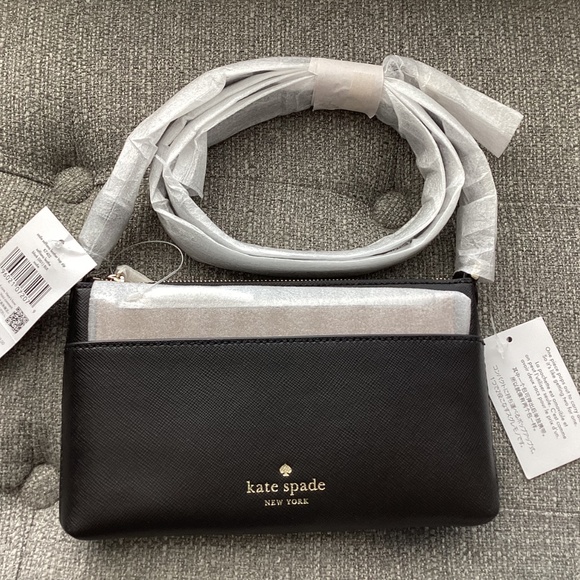 kate spade Handbags - Kate Spade New York textured leather crossbody bag with removable pouch
